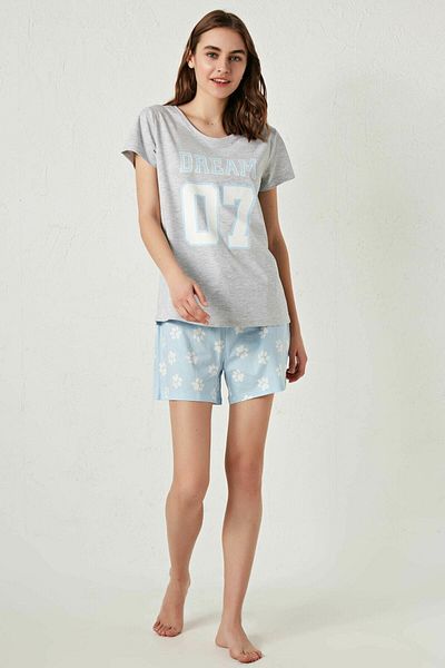 LC Waikiki Set de pijamale pentru damă, cu mânecă scurtă, cu gât turnu, albastru deschis, cu pantaloni scurți de Your Fashion Style
