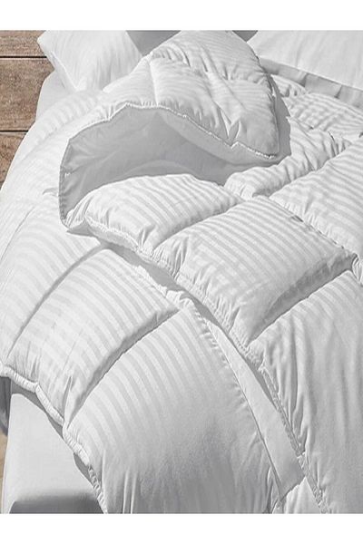 Zarif Home Double Striped Hotel - Quilt and White