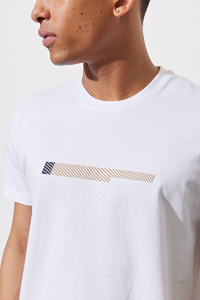 AC&Co / Altınyıldız Classics Pánské bílé tričko Slim Fit s úzkým střihem a výstřihem 100% bavlna s potiskem