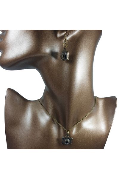 Ororabutik Bronze Color 20mm Necklace and Earring Set with Camera Figure