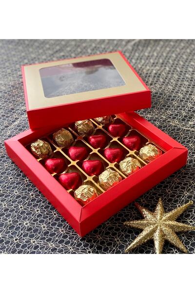 Hepsi Enteresan Kırmızı Kutuda Altın Ve Kalpli Çikolatalar, Sevgiliye, Anneye...