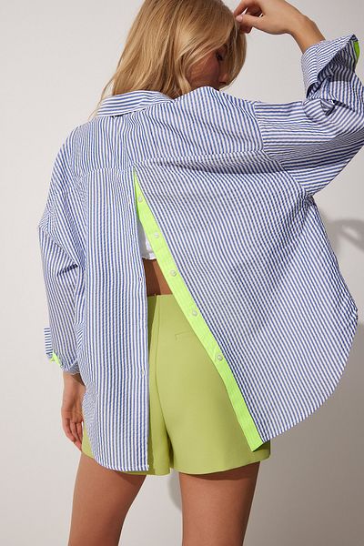 Happiness İstanbul Blau-grünes gestreiftes Oversize-Shirt mit Knopfleiste für Damen DX00006