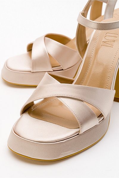 LuviShoes Pantofi cu toc de damă Lello Beige Satin