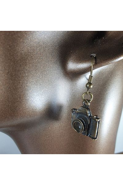 Ororabutik Bronze Color 20mm Camera Figure Earring