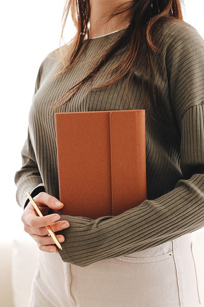 Matt Notebook A5 15x22 دفتر بغلاف مغناطيسي مخطط باللون البني الداكن