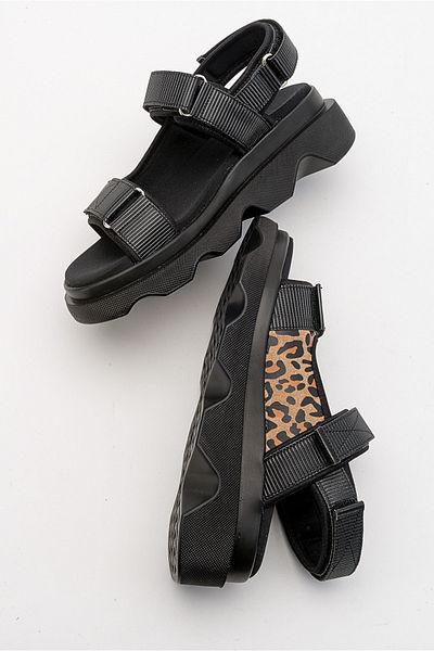 LuviShoes Sandale de damă cu modele negre Tedy