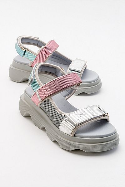 LuviShoes صندل نسائي متعدد الألوان من Arey Blue