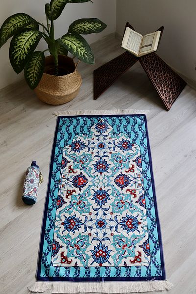 Bilenler Practical And Portable Silk Textured Pouch Prayer Rug Flower Patterned S10011