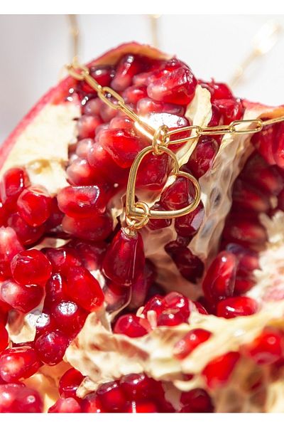 CHARMLUCKY Murano Pomegranate Grain Heart Necklace