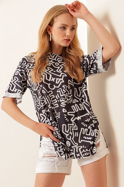 Pattaya Γυναικείο κοντομάνικο μπλουζάκι με σκίσιμο μεγάλο μέγεθος P21s201-2121-3