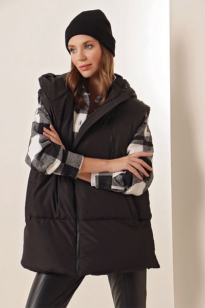 Pattaya Women's Hooded Oversize Puffer Vest P22w201-00334