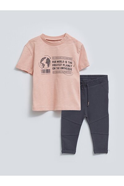 LC Waikiki Crew Neck Short Sleeve Printed Baby Boy T-Shirt and Trousers Set of 2
