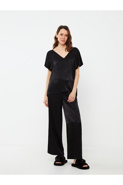 LC Waikiki V-Ausschnitt, schlichtes Kurzarm-Pyjama-Set aus Satin für Damen