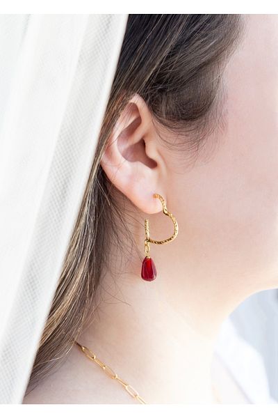 CHARMLUCKY Murano Pomegranate Grain Heart Hoop Earrings
