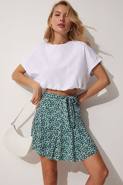 Happiness İstanbul Women's Green Floral Patterned Mini Knitted Shorts Skirt CI00076