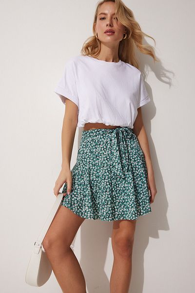 Happiness İstanbul Women's Green Floral Patterned Mini Knitted Shorts Skirt CI00076