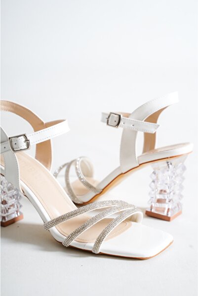 KYC صندل نسائي أنيق بكعب سميك وشفاف من الجلد اللامع