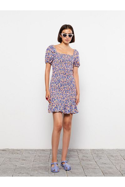 LC Waikiki Damenkleid aus Viskose mit quadratischem Ausschnitt und Blumenmuster und kurzen Ärmeln