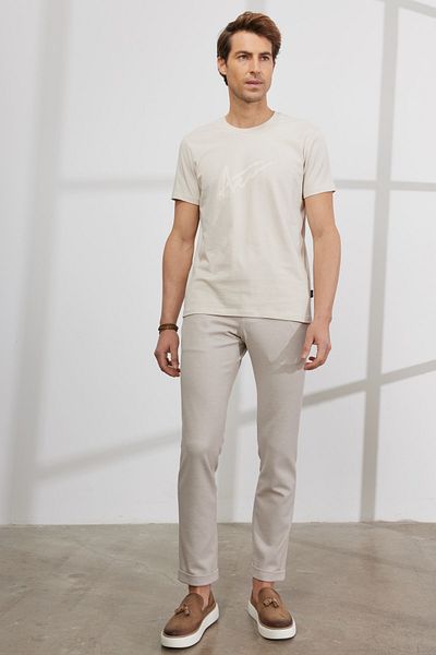 AC&Co / Altınyıldız Classics Pánské béžové Slim Fit tričko s úzkým střihem a výstřihem 100% bavlna s potiskem