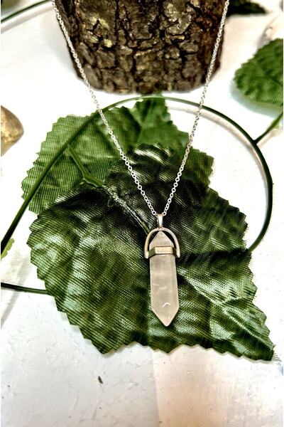 gattstone Kristal Kuvars Taşı Çivi Kolye