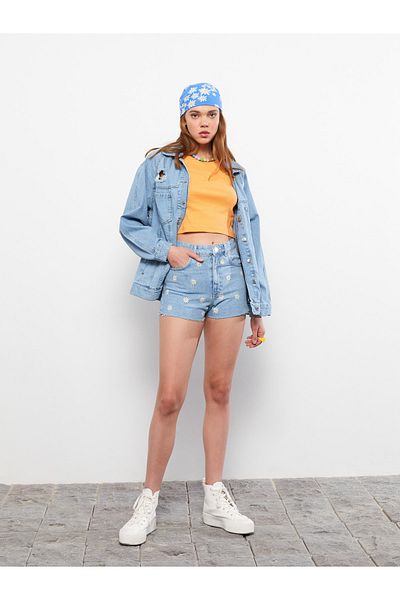 LC Waikiki Pantaloni scurti din Jean Rodeo pentru femei, cu talie înaltă, brodați Mom Fit