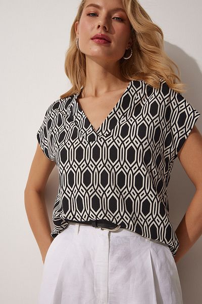 Happiness İstanbul Women's White Black V-Neck Patterned Knitted Blouse RX00032