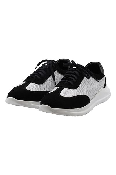 Mo Watley Low Top Sneakers