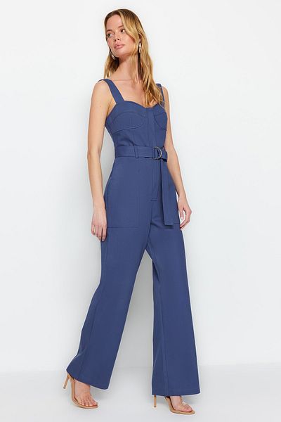 Trendyol Collection Indigoblauer, gewebter Maxi-Jumpsuit mit weitem Bein und Bindedetail TWOSS23TU00143