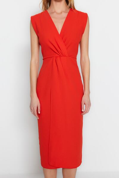 Trendyol Collection Red Gather részletes, duplasoros galléros midi szövött ruha TWOSS23EL02341