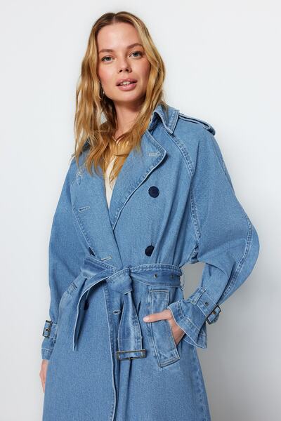 Trendyol Collection Modrý páskový džínový trenčkot TWOSS23TR00028