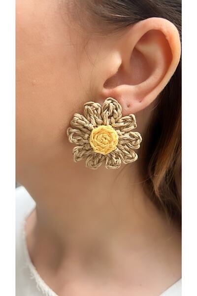 Kutcha Accessories Raffia Hand Knitted Flower Daisy Earrings