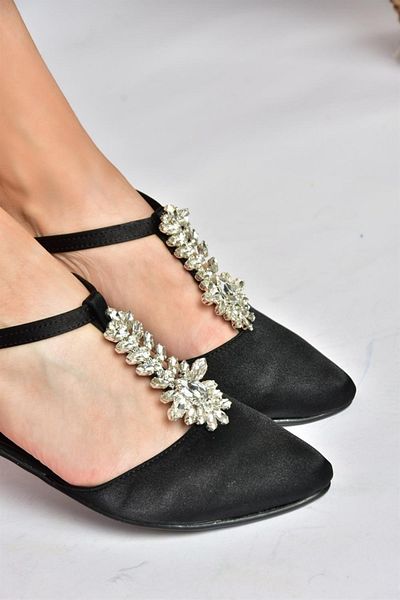 Fox Shoes P726626004 Balerini de damă cu țesătură din satin negru cu detalii în piatră