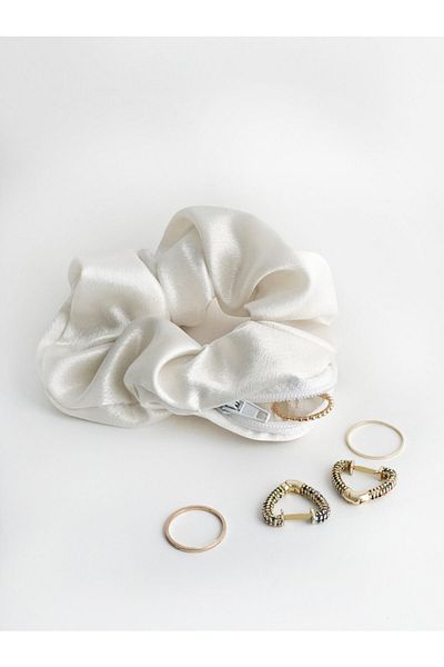 Woollyland Cangur cu cataramă pentru scrunchie alb (PORTOfel)