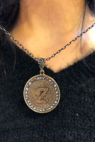 Ceso Accesories قلادة نسائية برونزية مرصعة بحجر الهيماتيت للموسم الجديد "i