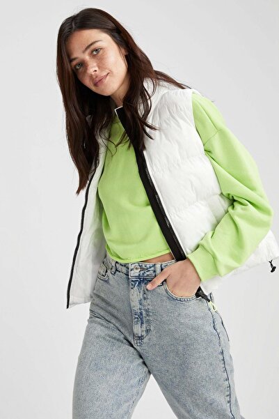 DeFacto Nafukovacia vesta so stojatým golierom a zipsom