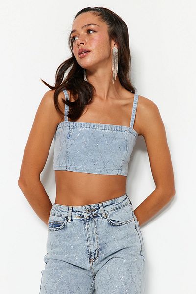 Trendyol Collection Bustier aus blauem, bauchfreiem Denim mit glänzendem Stein TPRSS23BS00116