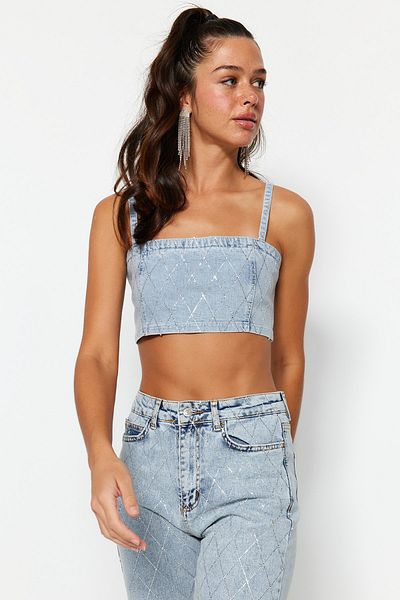 Trendyol Collection Bustier aus blauem, bauchfreiem Denim mit glänzendem Stein TPRSS23BS00116