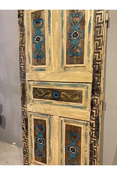 Keçeden Yaşamlar Işlemeli Kapı