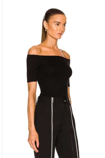 Zagrep Γυναικεία μαύρη στράπλες κοντομάνικη μεταξωτή μπλούζα ζέρσεϊ