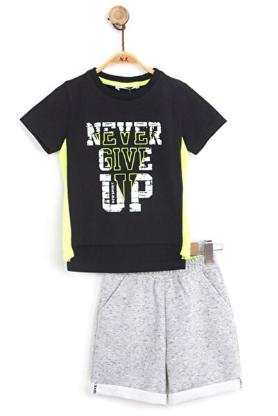 nk kids تي شيرت للأولاد باللون الأسود، شورت رمادي اللون، تي شيرت علوي بدون قا...