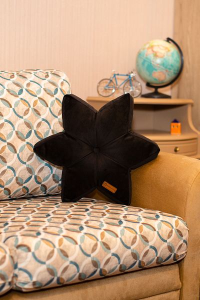 Rayda Home Starr 42*42 Cm Perna Decorativa Steaua Neagra