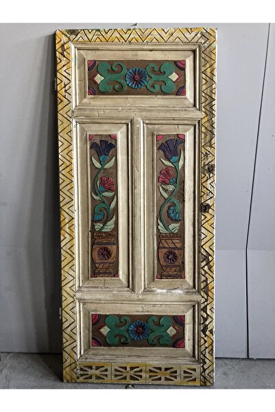 Keçeden Yaşamlar Işlemeli Kapı
