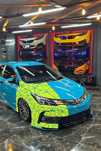 STİCKERCI BEY رقائق طلاء السيارة المموهة ذات القطع المثلثة الصفراء بطول 1 متر...