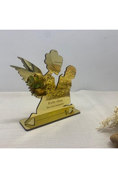 Anneler Günü Özel Tasarım Gold Pleksi Kazıma Ve Ahşap Isimlik