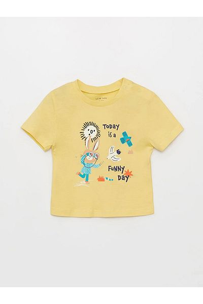 LC Waikiki Lcw Baby Crew Neck Printed Short Sleeve Baby Boy T-Shirt and Shorts Set of 2