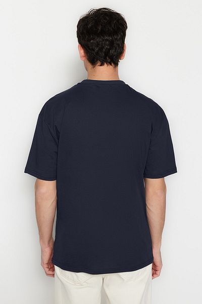 Trendyol Collection Чорна бавовняна футболка великого розміру з принтом TMNSS23TS00261