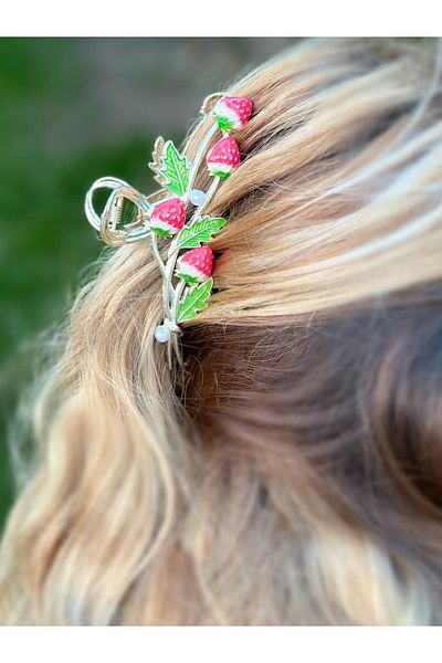 QUEEN AKSESUAR Trend Fashion Luxury Metal Large Pearl Strawberry Cluster Flower Gold Buckle Women's Children's Buckle Red