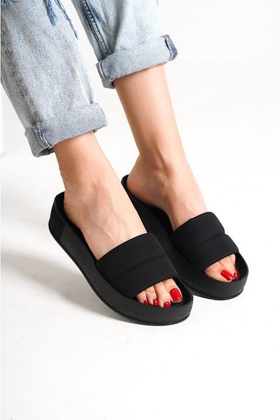 Capone Outfitters Pantolette
 - Schwarz - Flacher Absatz