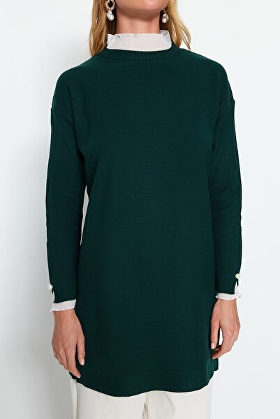 Trendyol Modest Tmavě zelený pletený svetr s perleťovými rukávy TCTAW23AK00027