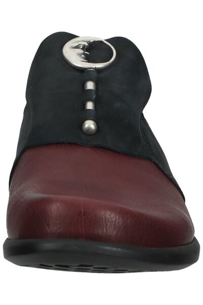 Think! Μισά παπούτσια